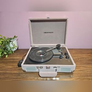 Crosley CR8005F-PS Cruiser Plus Vintage 3-Speed Bluetooth in/Out Suitcase Vinyl